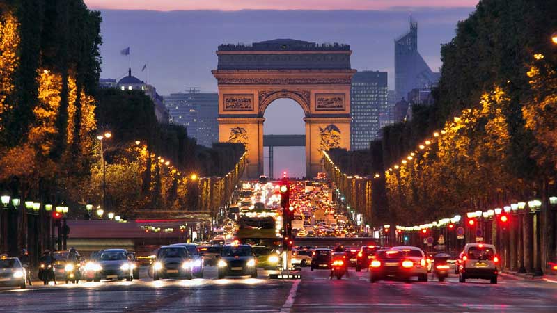 法国留学一年10万够吗？如果是欧元就够了....